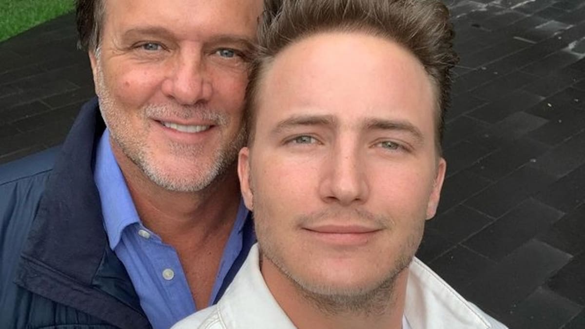 Hijo de René Strickler se comprometió con su novio pero sin la presencia de su padre