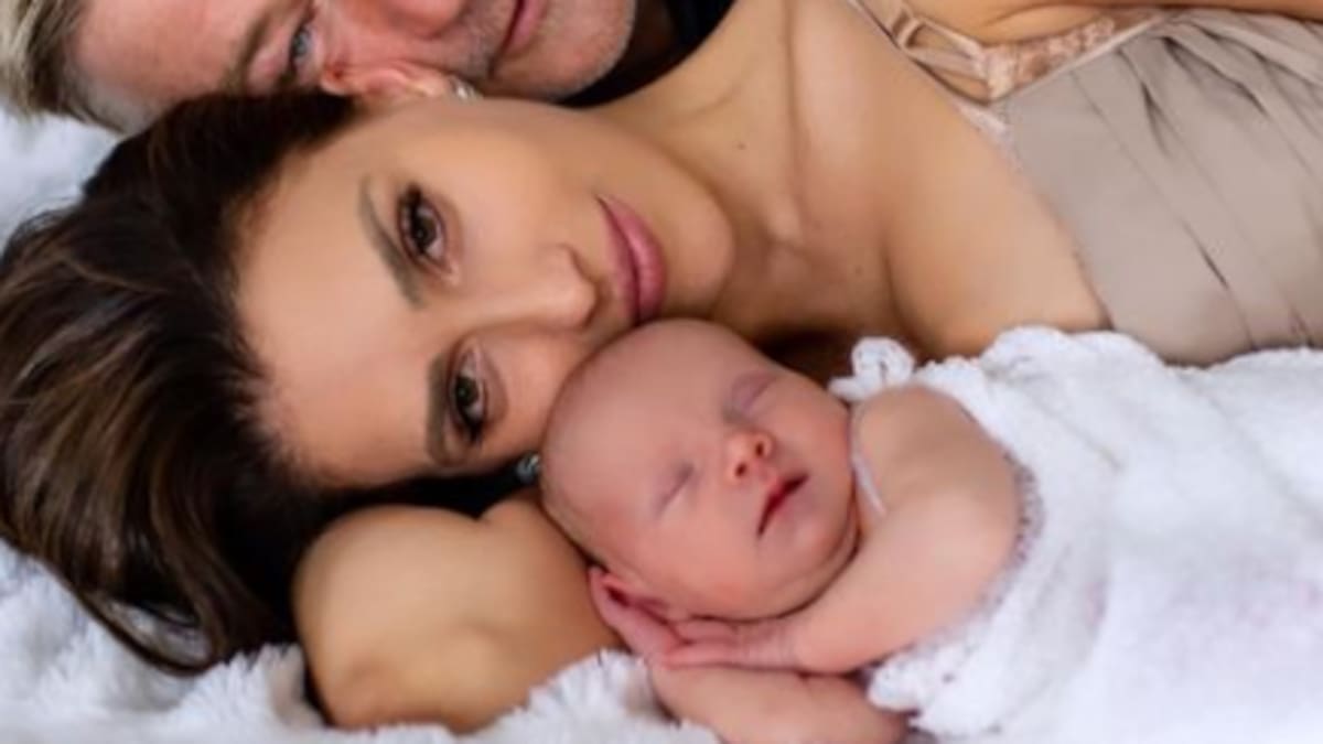 Hilaria Baldwin dejó claro que no está preocupada con recuperar su figura tras haber dado a luz