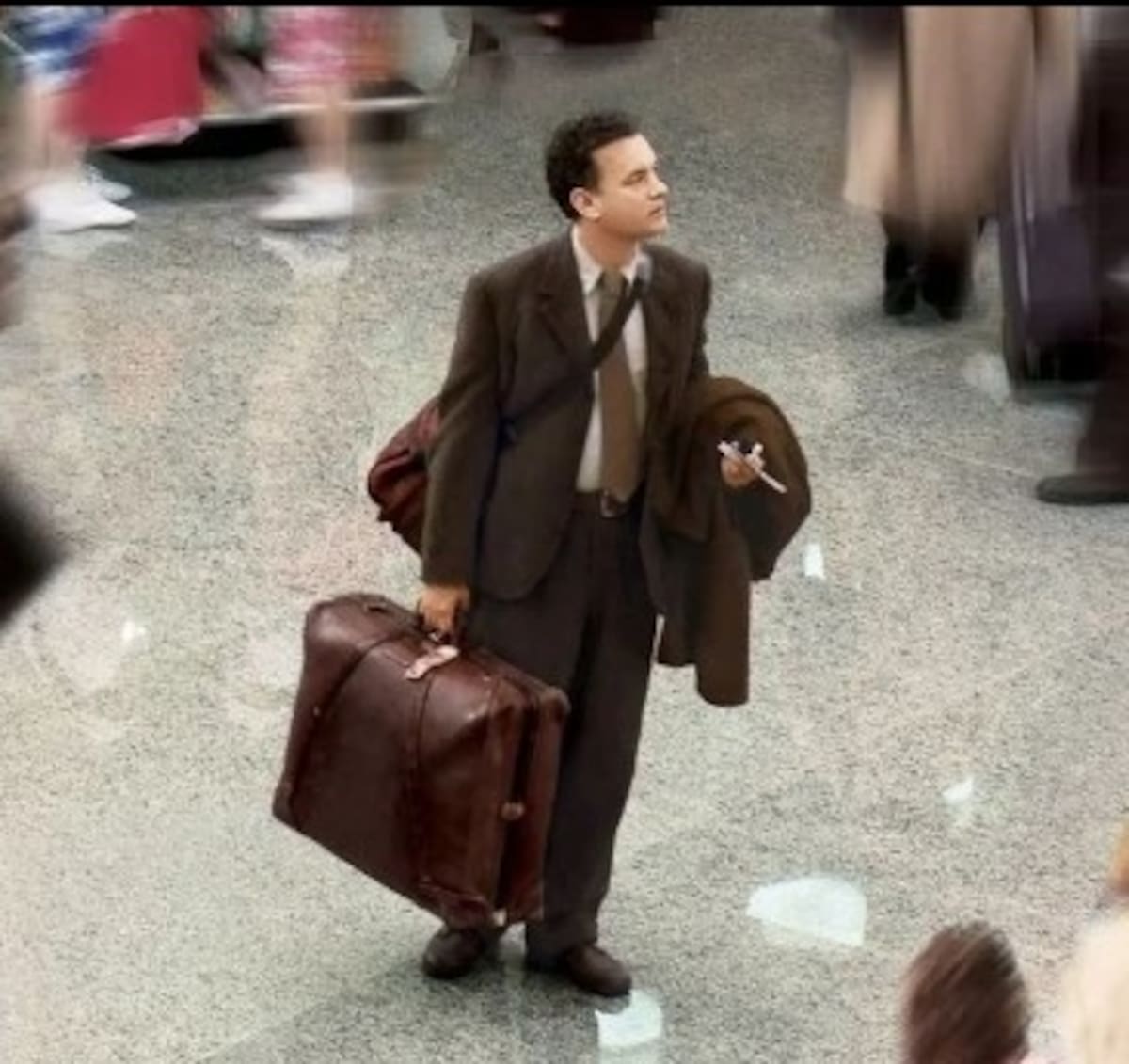 Hombre que inspiró película de Tom Hanks y Steven Spielberg muere dramáticamente Tom Hanks, protagonista de la película The Terminal - Créditos: Instagram