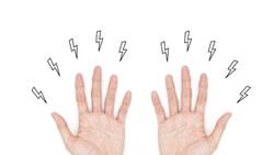 El ‘hormigueo’ en manos y pies: una señal temprana de deficiencia de vitamina B12