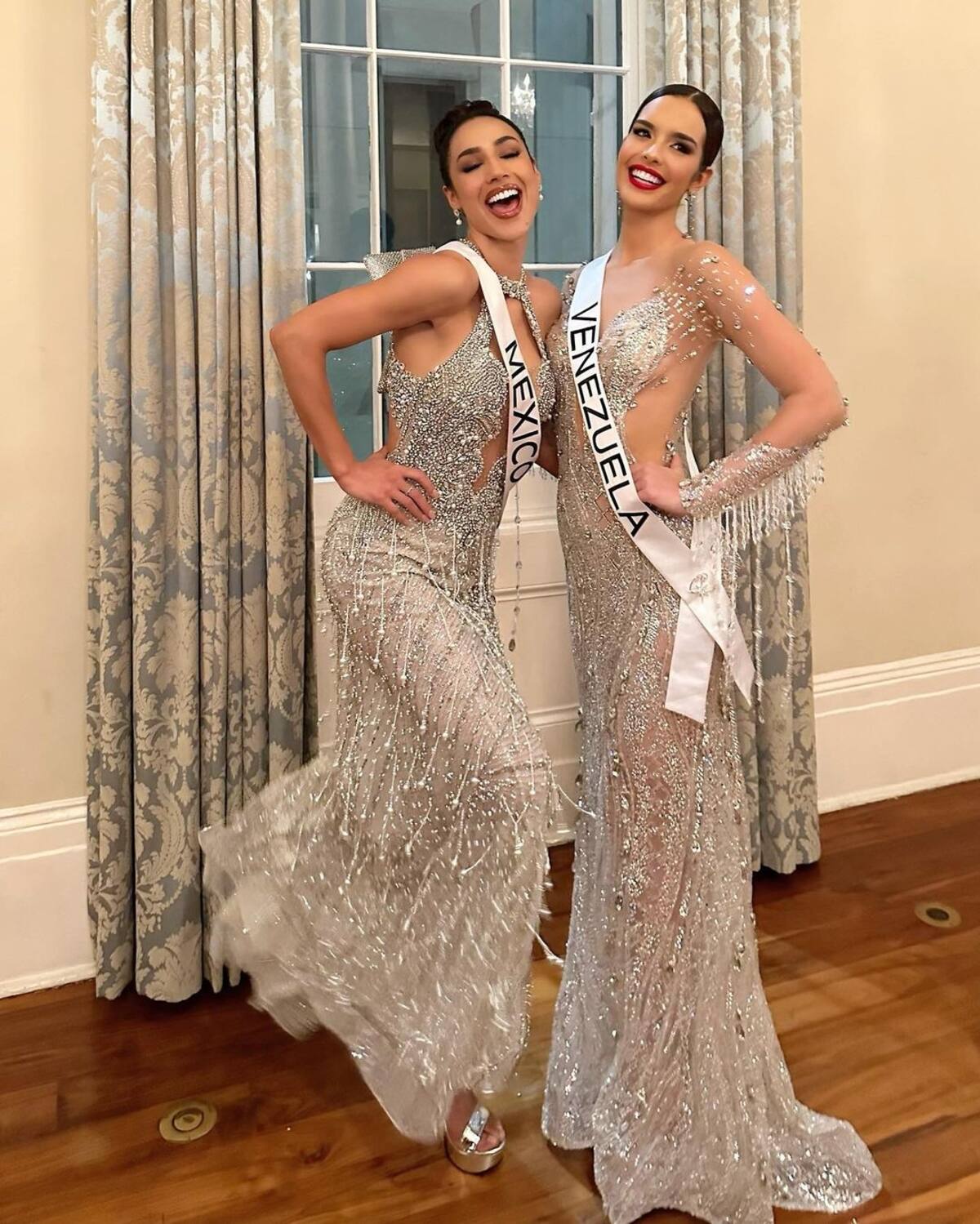 Irma Miranda posa junto a Amanda Dudamel en la final de Miss Universo - Créditos: Instagram