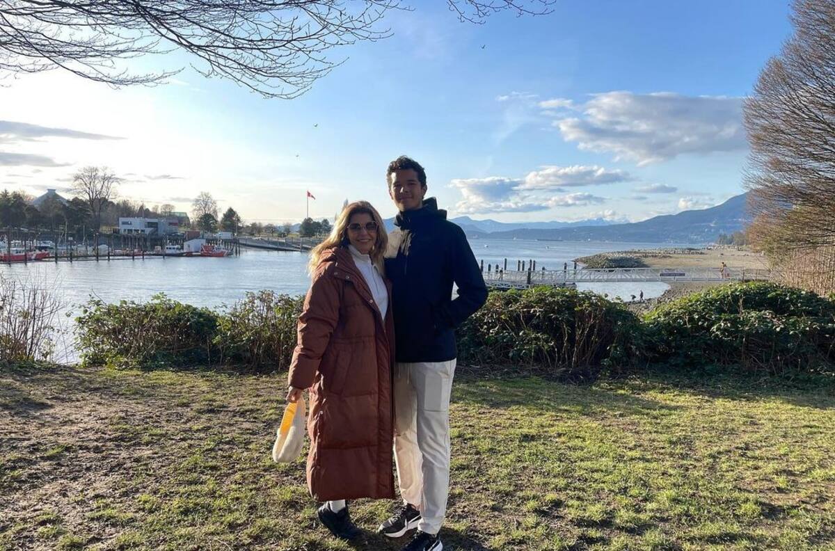 Hijo de Itatí Cantoral despierta suspiros y sorprende por enorme parecido con Eduardo Santamaría