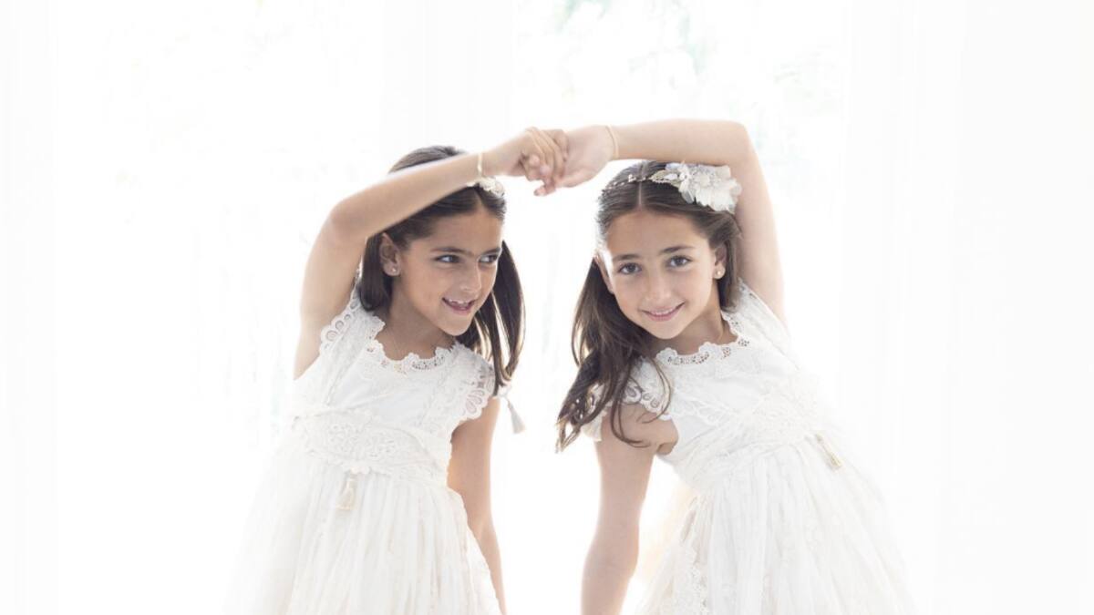 Jacky Bracamontes celebró la primera comunión de sus hijas