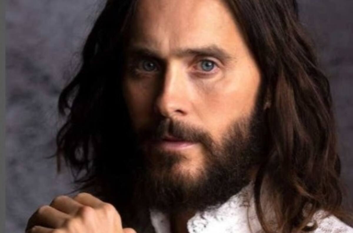 Jared Leto impresiona en la premiere de 'Morbius' con look al estilo 'Cadáver de la novia'