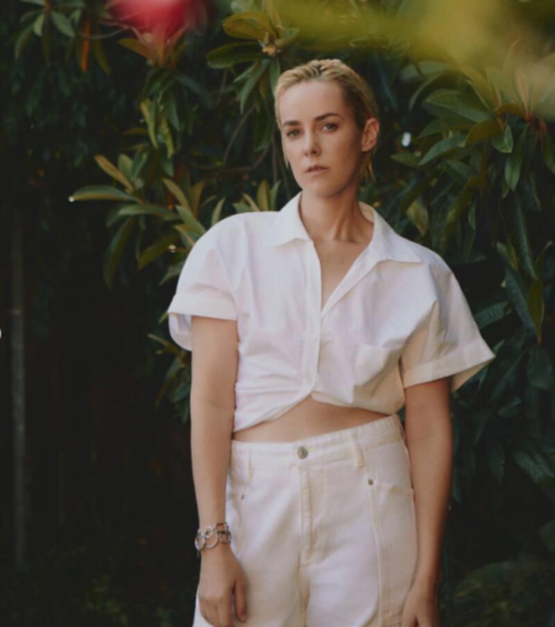 Jena Malone salva a perro que era maltratado - Créditos: Instagram