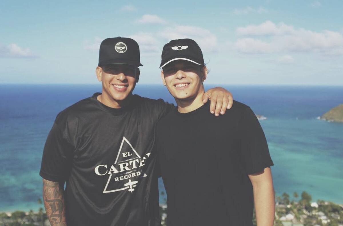 Él es Jeremy Ayala, el talentoso y atractivo hijo de Daddy Yankee