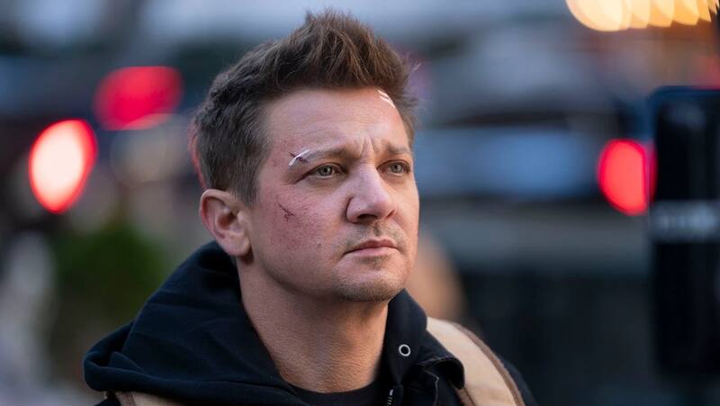 Jeremy Renner fue aplastado por una quitanieves de seis toneladas mientras iba a rescatar a una persona que estaba varada - Créditos: Twitter