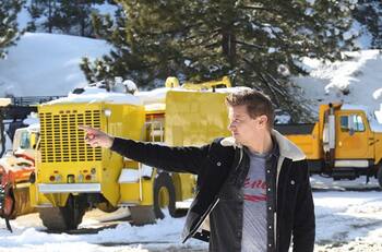 Accidente deja a Jeremy Renner en estado crítico de salud sin que aún se evalúe su condición futura