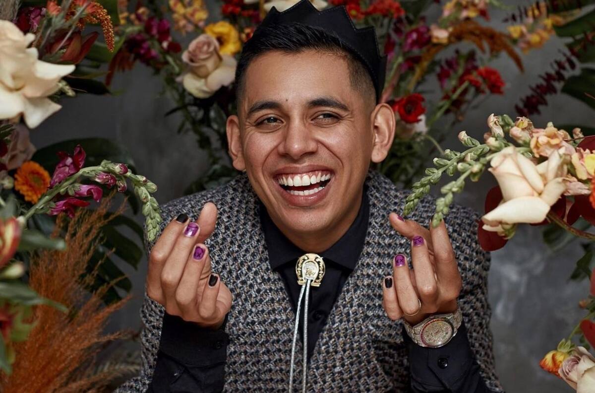 Vocalista de Grupo Firme fue captado por su prometido en condición sofocante