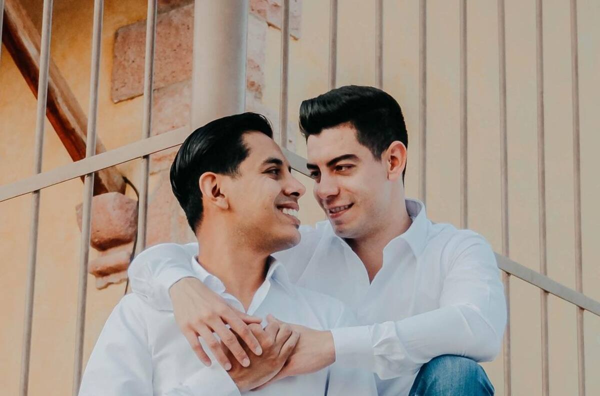 Vocalista de Grupo Firme se va de vacaciones con su prometido a un mágico lugar