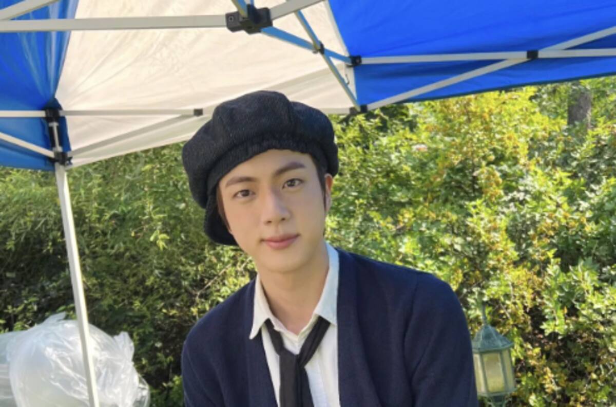 Jin de BTS muestra su nuevo rostro antes de alistarse en el servicio militar