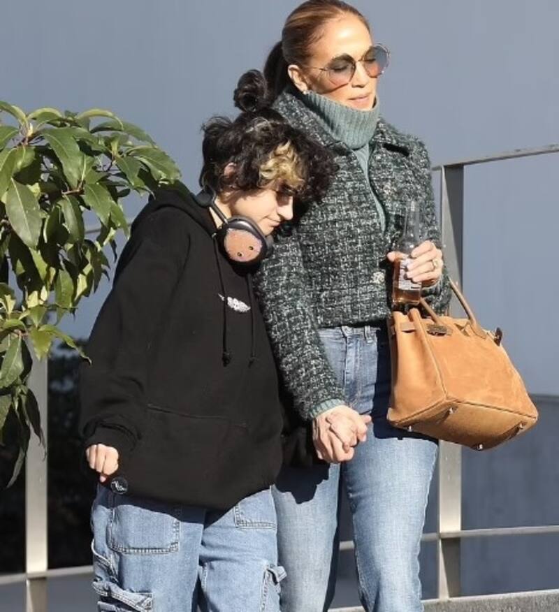 JLo, Ben Affleck y Jennifer Garner coinciden en un lugar público para ver a Seraphina - Créditos: Instagram