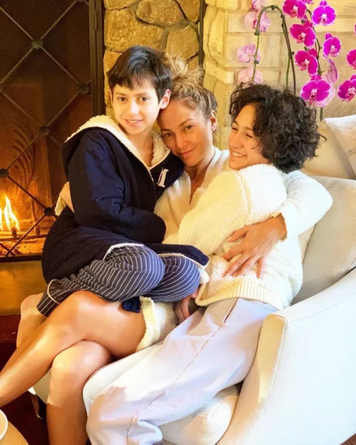 JLo contó la sorpresiva reacción que tuvieron sus gemelos al ver por primera vez ‘Selena’ - Créditos: Instagram
