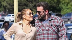 JLo es captada 'coqueteándole' a otro hombre en presencia de Ben Affleck