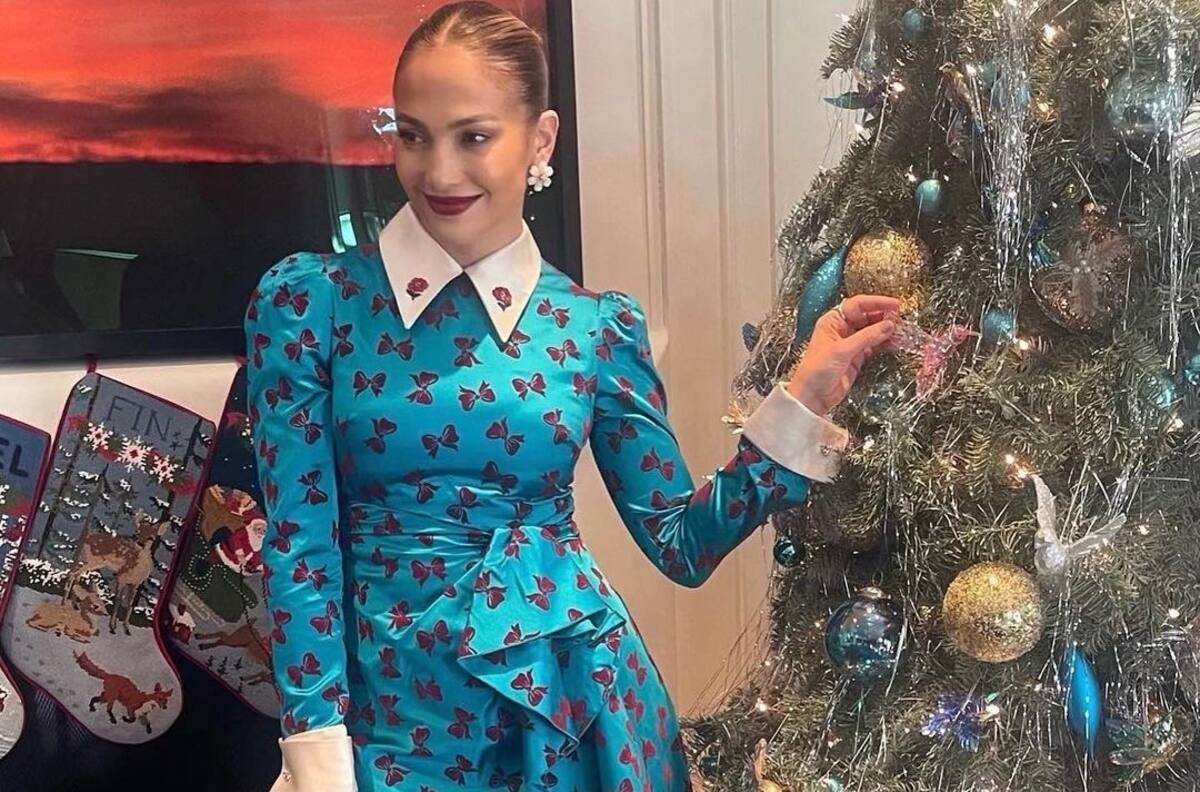 JLo augura éxito a los signo Leo, en un horóscopo recitado por ella misma
