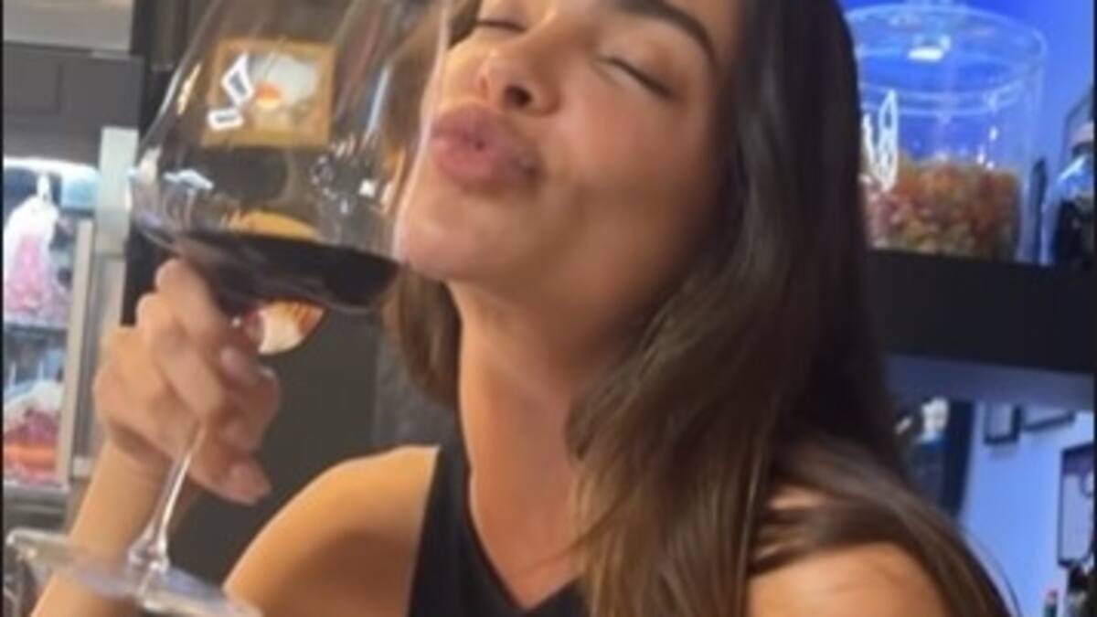 Joana Sanz da vuelta la hoja rápido del drama que vive su ex Dani Alves para buscar nuevo destino