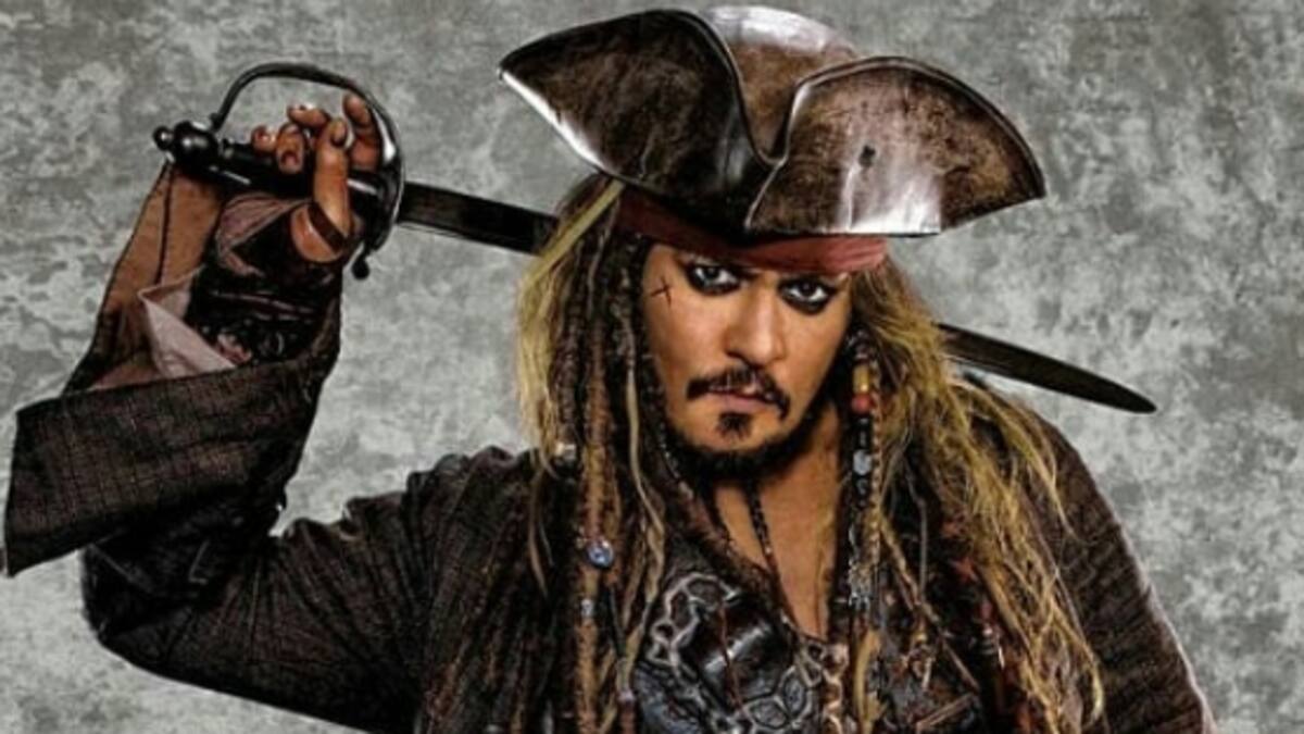 Johnny Depp deja atrás a Jack Sparrow para dar vida Luis XV en la pantalla grande