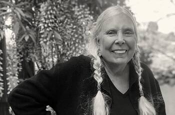 Joni MItchell da señales de vida luego de que "People" publicara su muerte por error