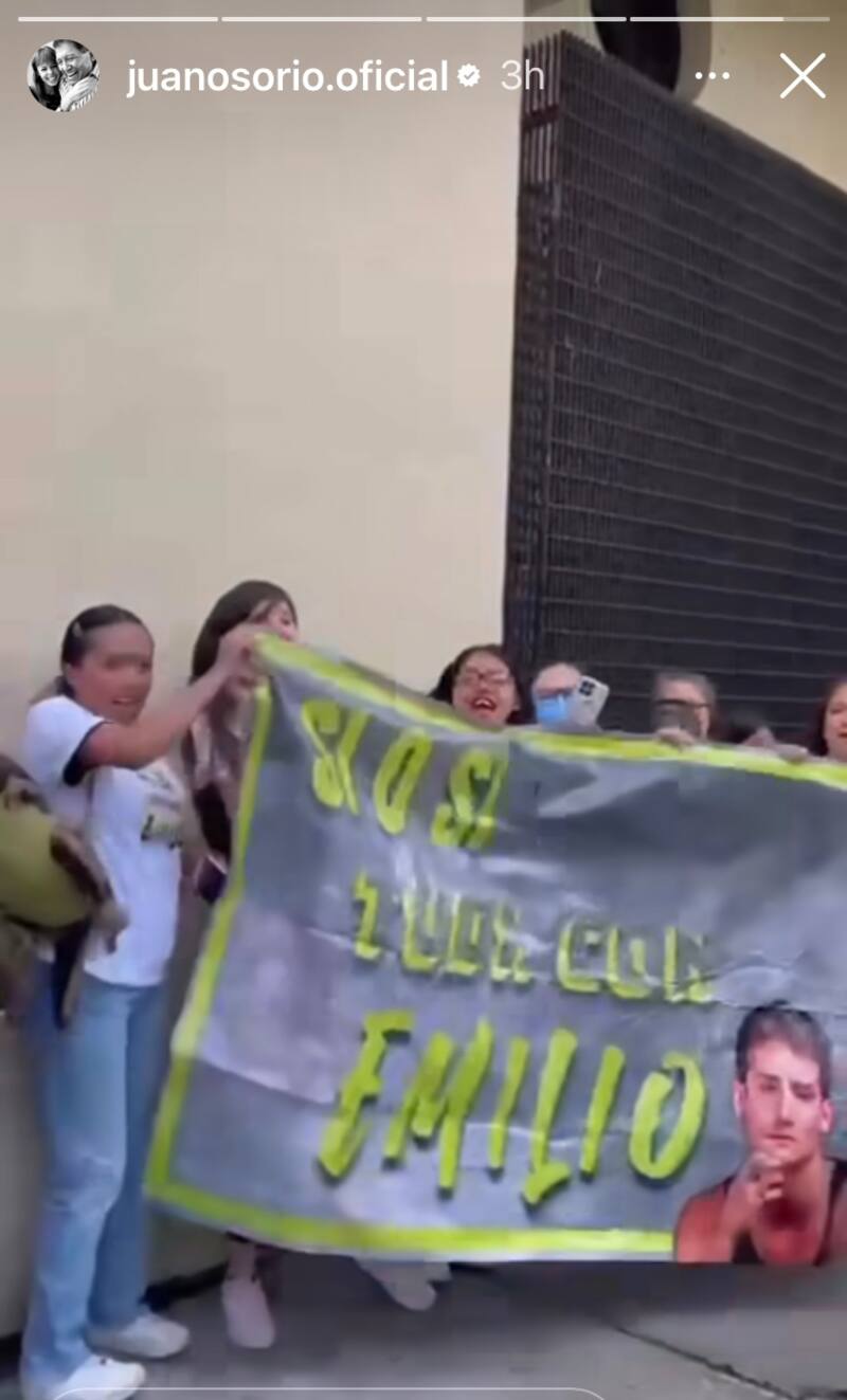 El productor acude a La casa de los famosos México a brindar su apoyo a su hijo