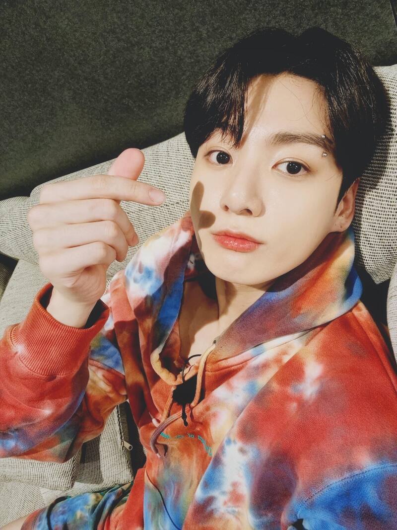 Jungkook de BTS ¡Feliz cumpleaños Jungkook! El más joven de la agrupación celebró junto a sus fans. - Créditos: Weverse