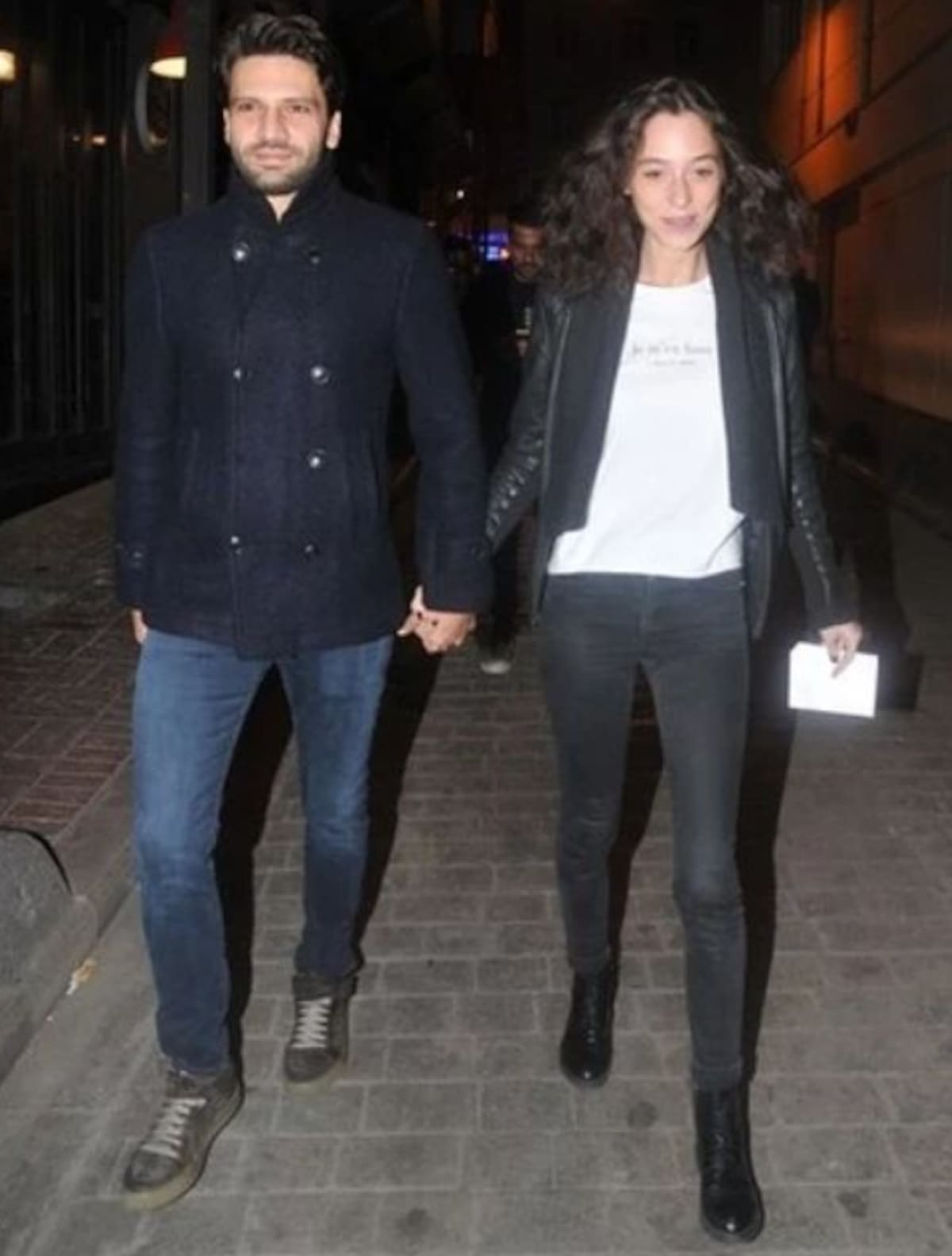 Kaan Urgancıoğlu y Zeynep Oymak estuvieron ocho años juntos, hasta que el actor la dejó por Burcu Denizer.