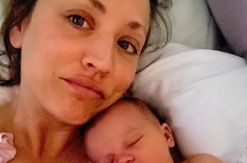Kaley Cuoco publica fotografías de la bebé que tuvo gracias a un milagro