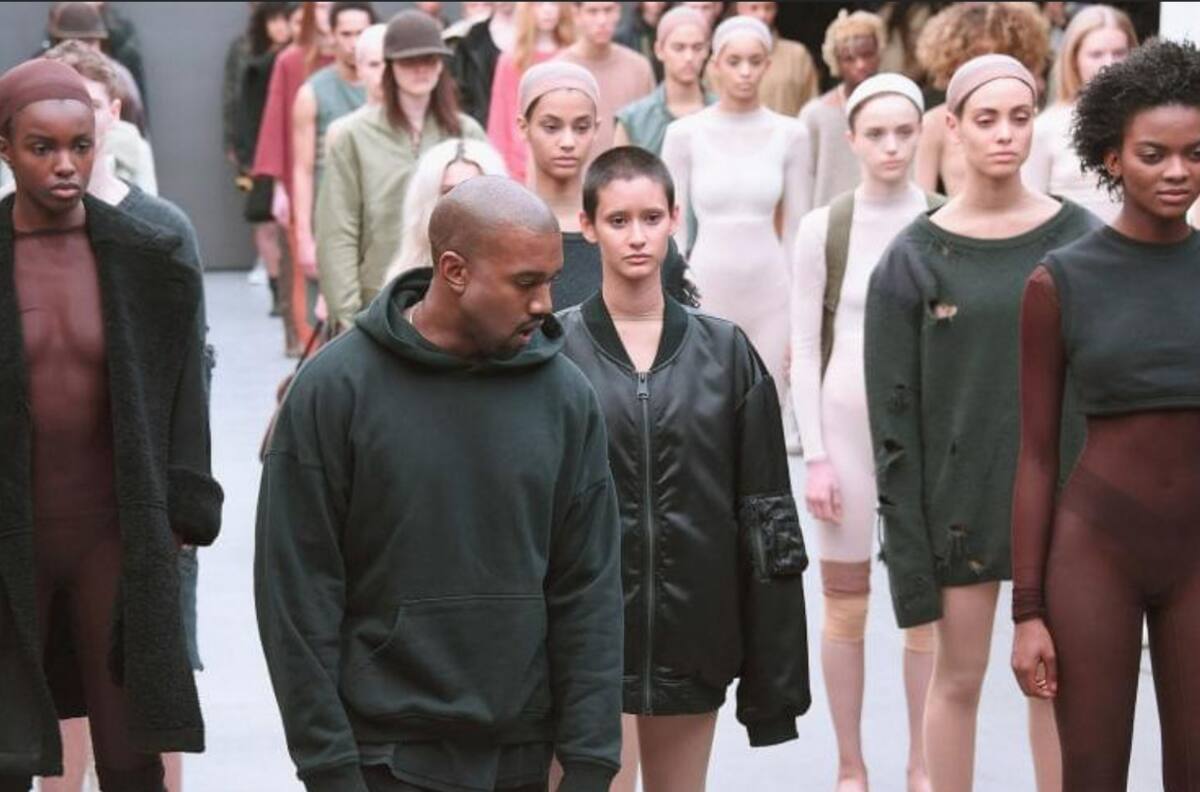 Kanye West hace mancuerna con Balenciaga para nueva colección de GAP