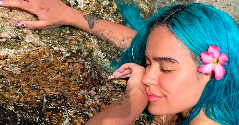 El espectacular look de Karol G ha hecho explotar las redes sociales.