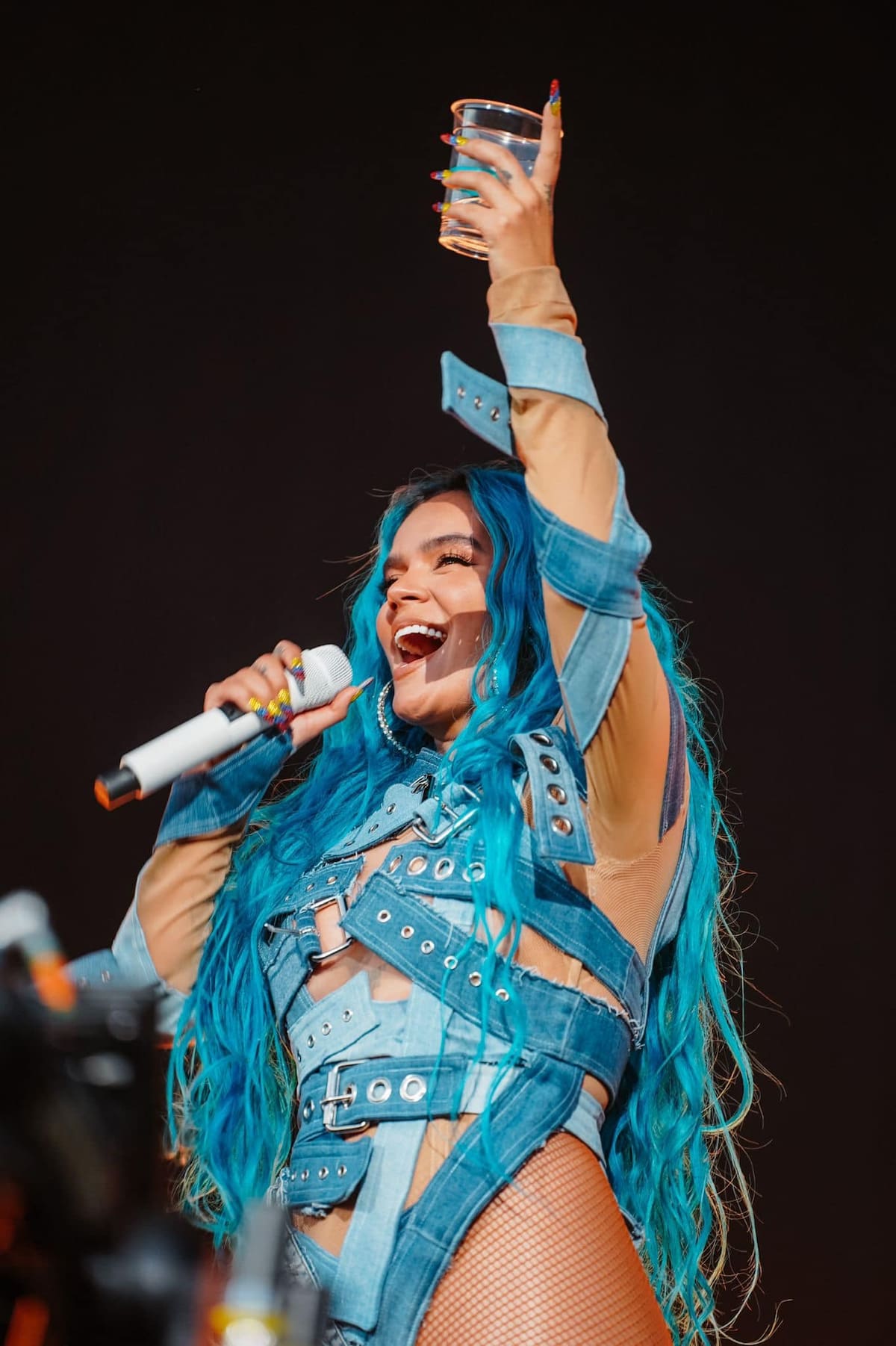 Karol G está lista para cambiar su tono de cabello - Créditos: Facebook