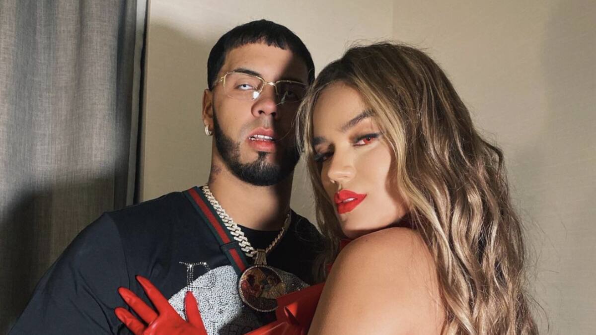 Karol G saca del archivo fotos con Anuel AA y explica por qué lo hizo