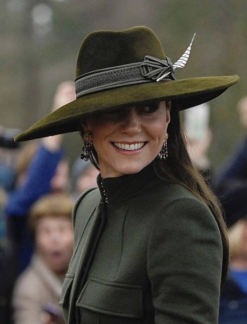 Kate Middleton usó un abrigo verde de Alexander McQueen. - Créditos: Instagram
