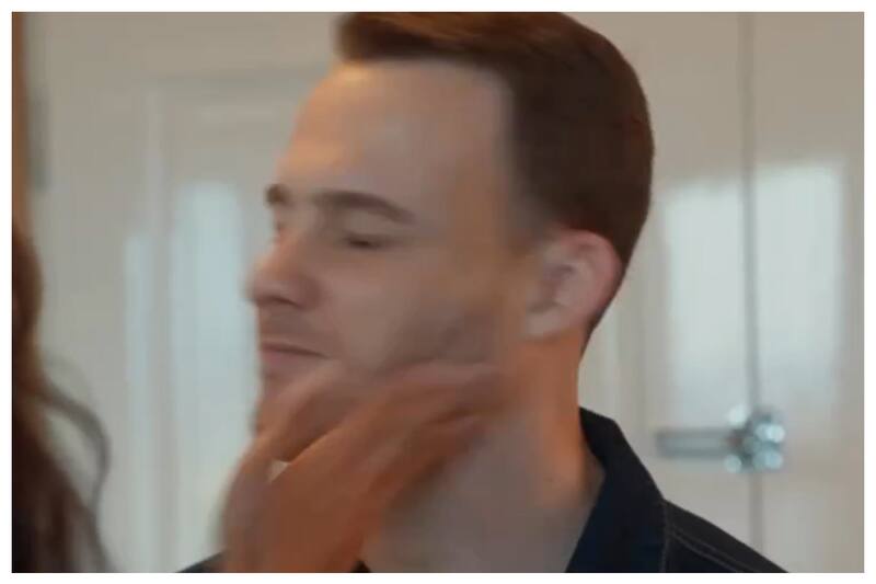 Kerem Bürsin recibe la primera cachetada de la serie Ya Çok Seversen. La encargada de dársela fue su coprotagonista, Hafsanur Sancaktutan.