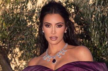 Kim Kardashian luce irreconocible en su personaje para “American Horror Story”