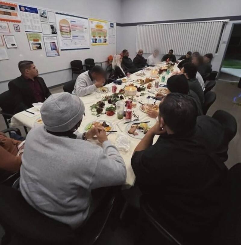 Kim Kardashian celebra Thaksgiving con el ex de su hermana y como abogada en una cárcel de menores - Créditos: Instagram