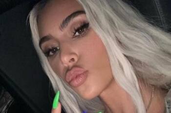 Kim Kardashian de nuevo en controversia pública por foto trucada o "efecto espejo"