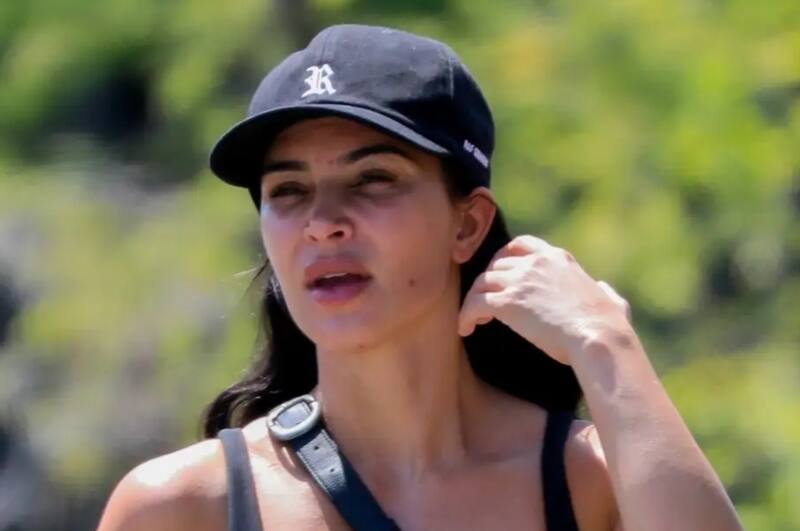 Kim Kardashian en un paseo al lago con sus hijas