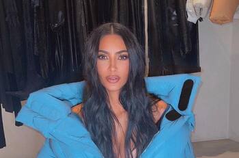 Kim Kardashian hace una seria confesión sobre polémicas fotos y se defiende de ataques