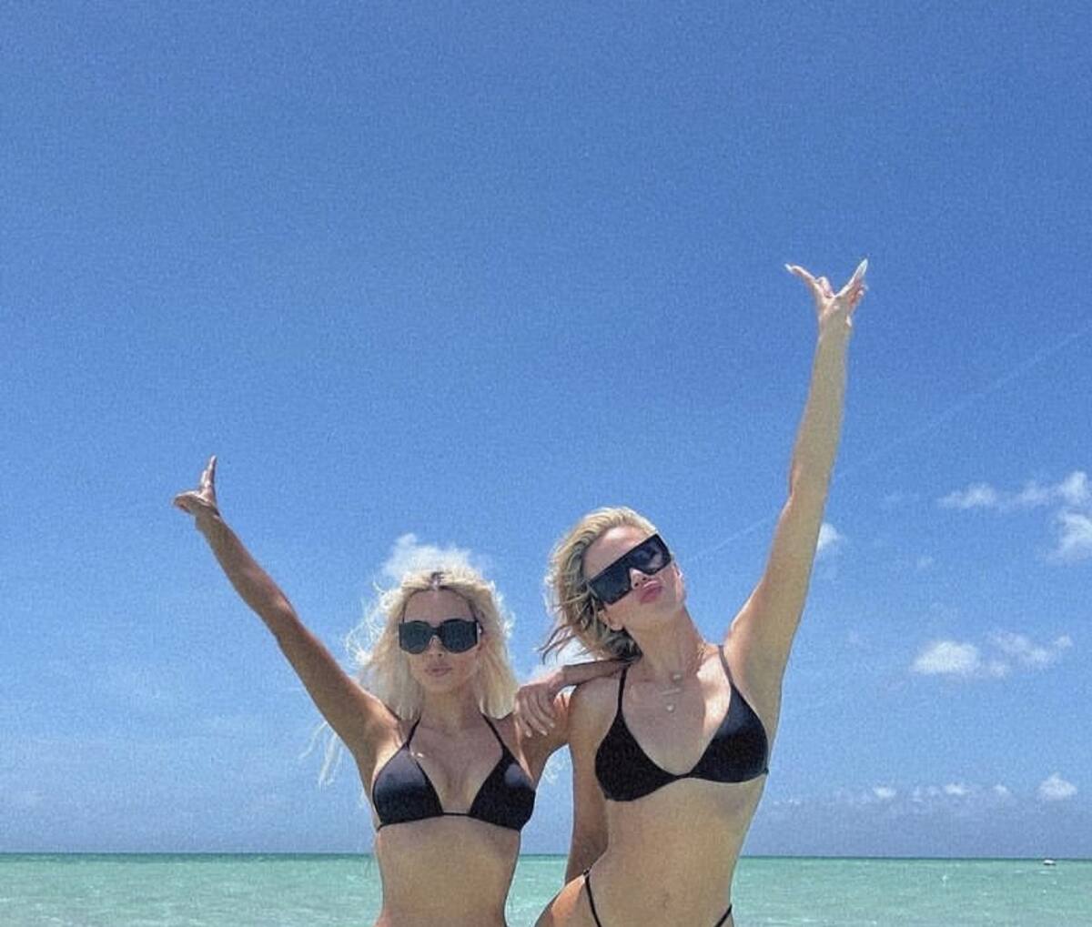 Kim Kardashian y Khloé Kardashian disfrutan juntas de la playa - Créditos: Instagram