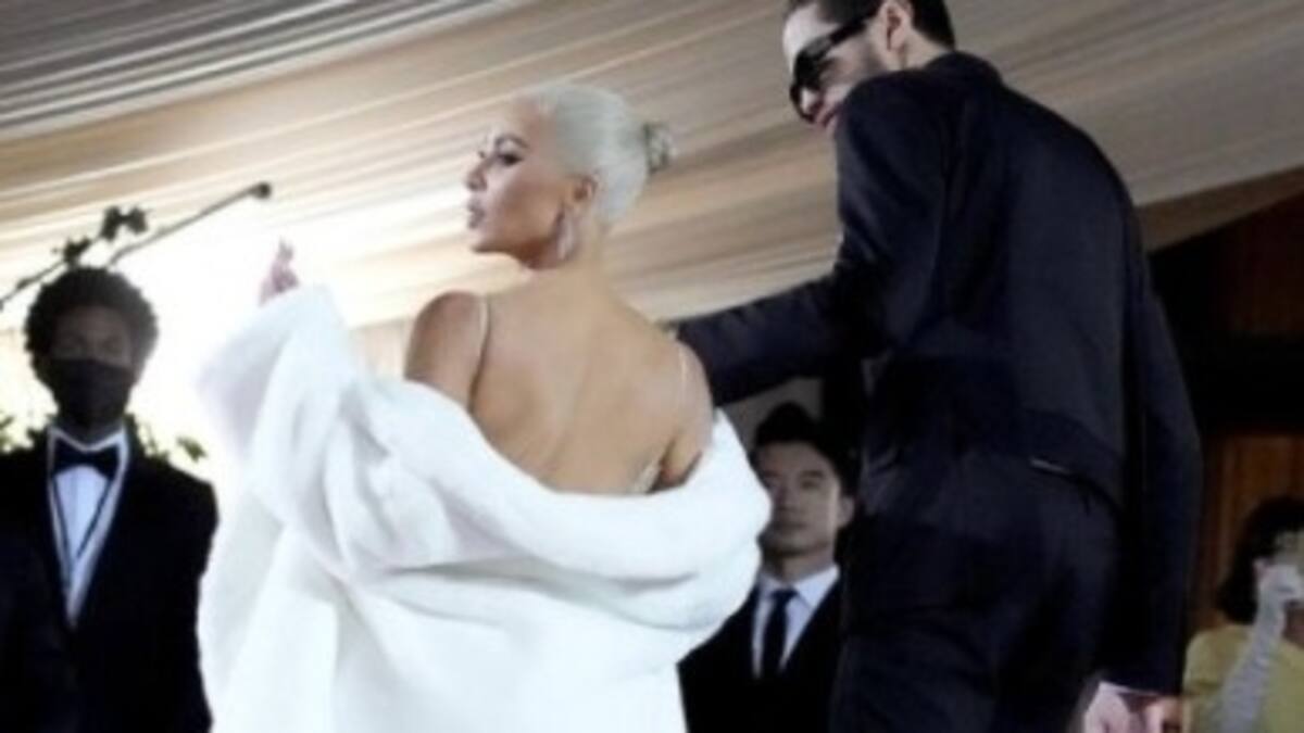 Pete Davidson se sube a la moda “looks en pareja” y se hace esto para combinar con Kim Kardashian