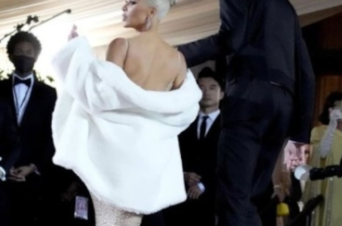 Pete Davidson se sube a la moda “looks en pareja” y se hace esto para combinar con Kim Kardashian
