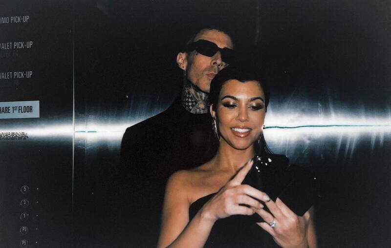 Kourtney Kardashian ayudó a Travis Barker a superar un trauma con los aviones que el músico arrastraba desde un accidente en 2008. - Créditos: Instagram