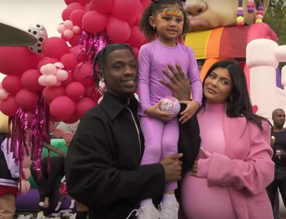 Kylie Jenner muestra por primera vez lo que vivió a lo largo de estos nueve meses - Créditos: YouTube Kylie Jenner