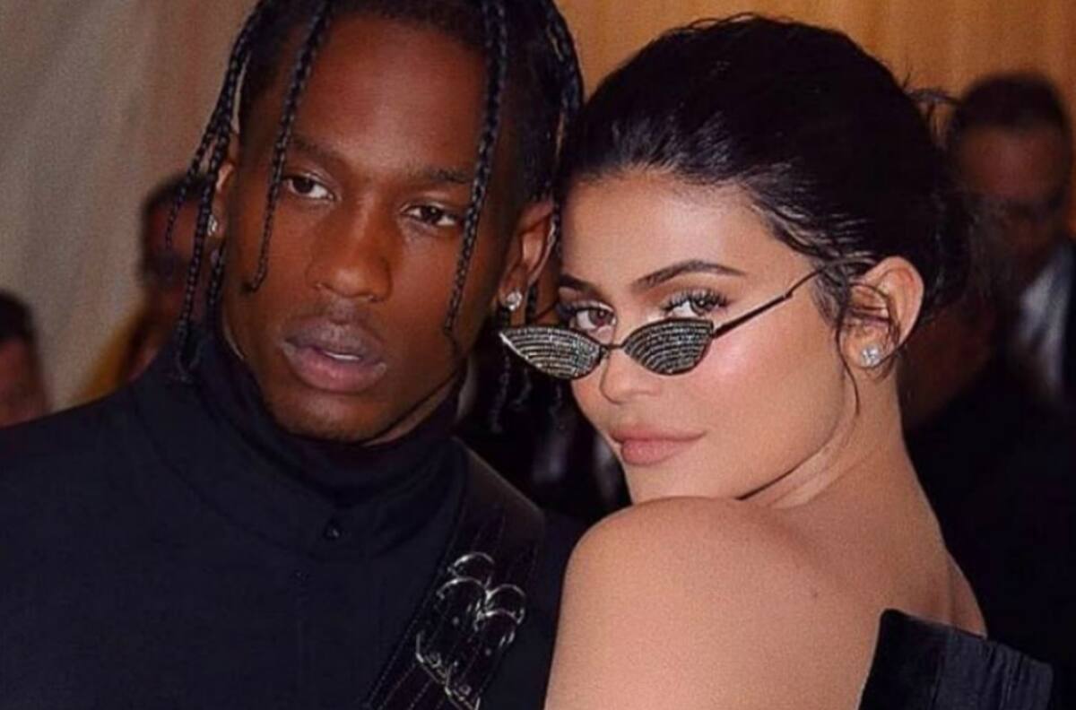 Kylie Jenner y Travis Scott realizan un paseo familiar en Disneyland junto a su hija Stormi