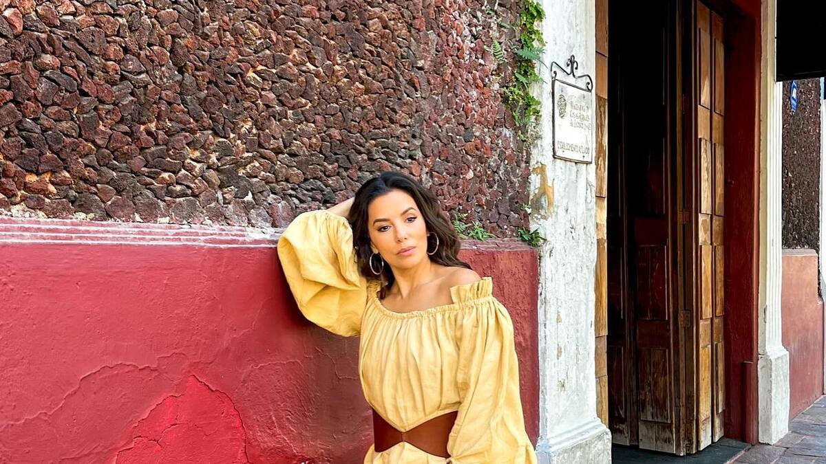 Eva Longoria se pasea por las calles de México y presume lo bien que baila cumbia