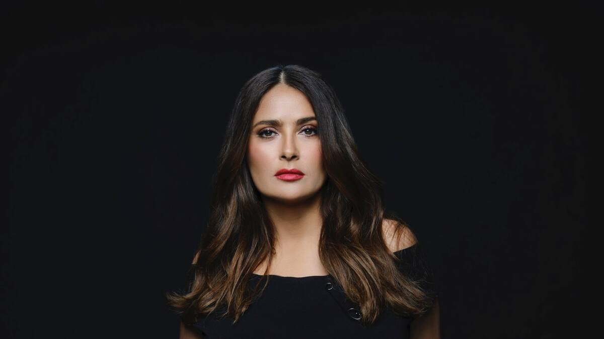 Sigue brillando; Salma Hayek tendrá su estrella en el Paseo de la Fama de Hollywood