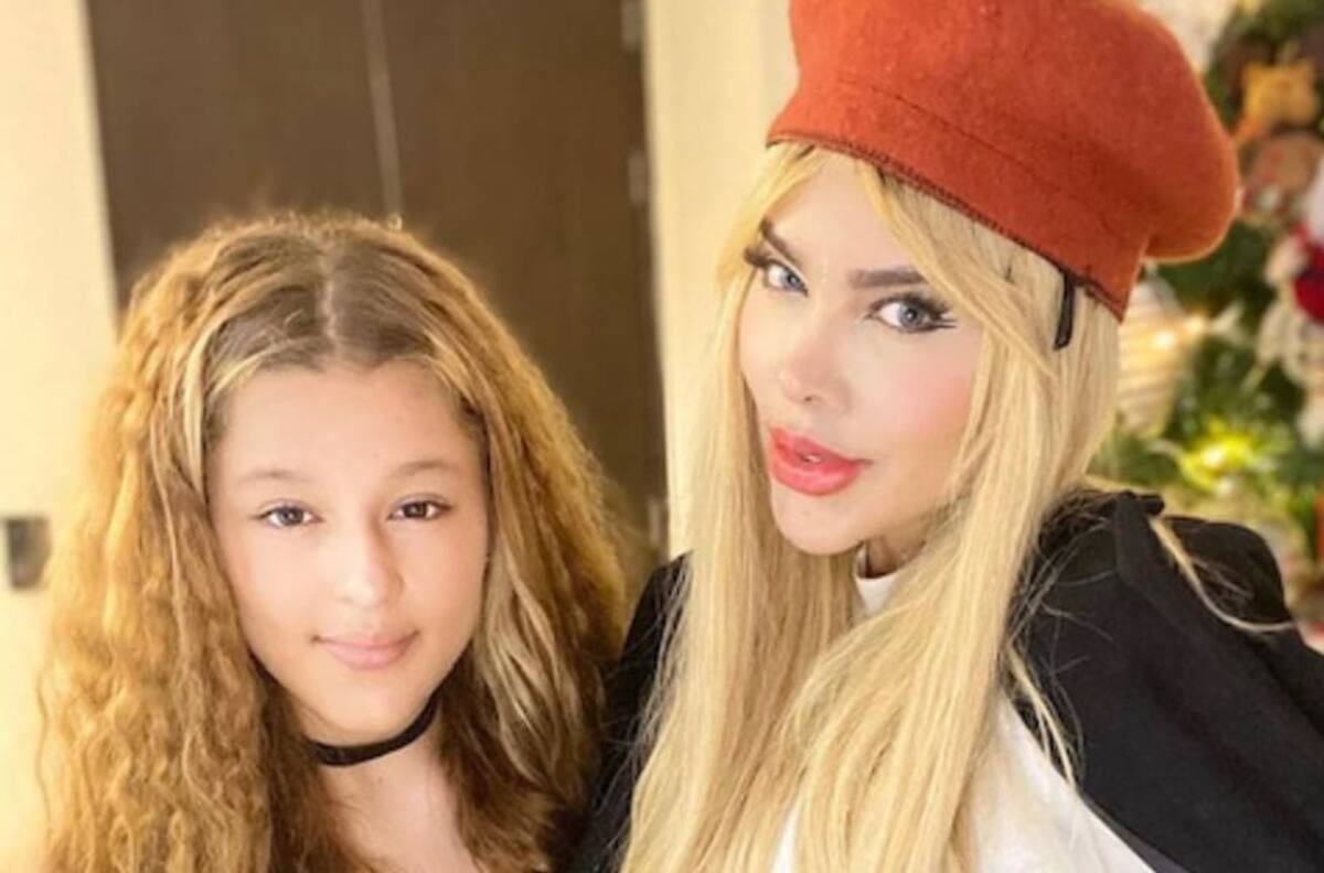 La Barbie humana colombiana pagó cirugía a su hija de 12 años y es duramente criticada