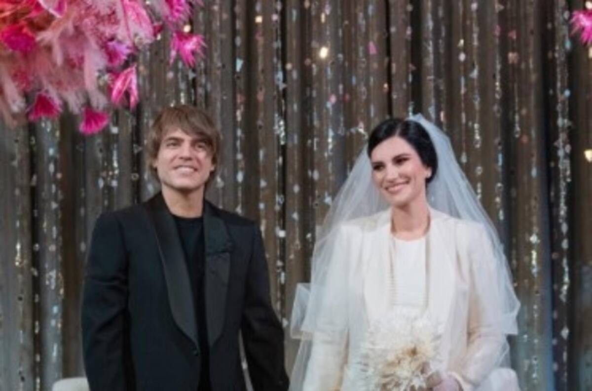 Laura Pausini se casa de sorpresa, con la hija de testigo y decena de amigos que quedan atónitos