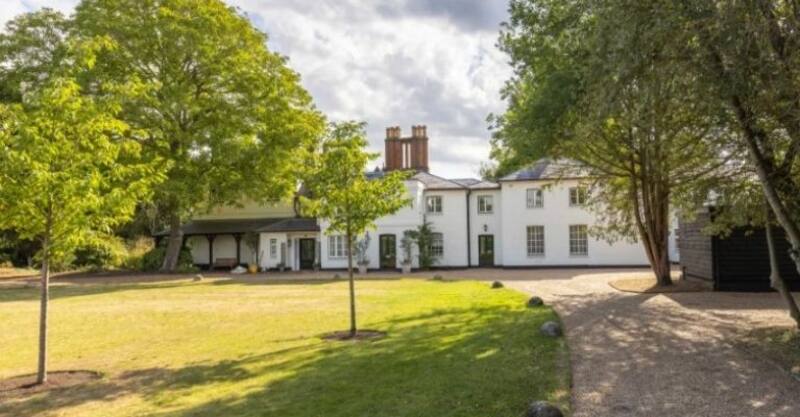 La casa de campo de Frogmore Cottage fue un obsequio de matrimonio de la reina Isabel II a la pareja de Sussex.