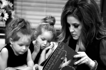 Ex esposo de Lisa Marie Presley fracasa en su intento de quedarse con sus hijastras