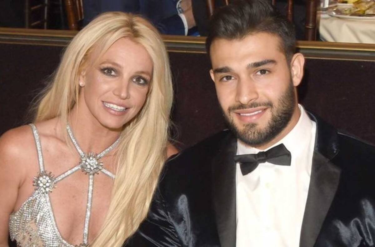Britney Spears habla en idioma desconocido al protagonizar escándalo en restaurant